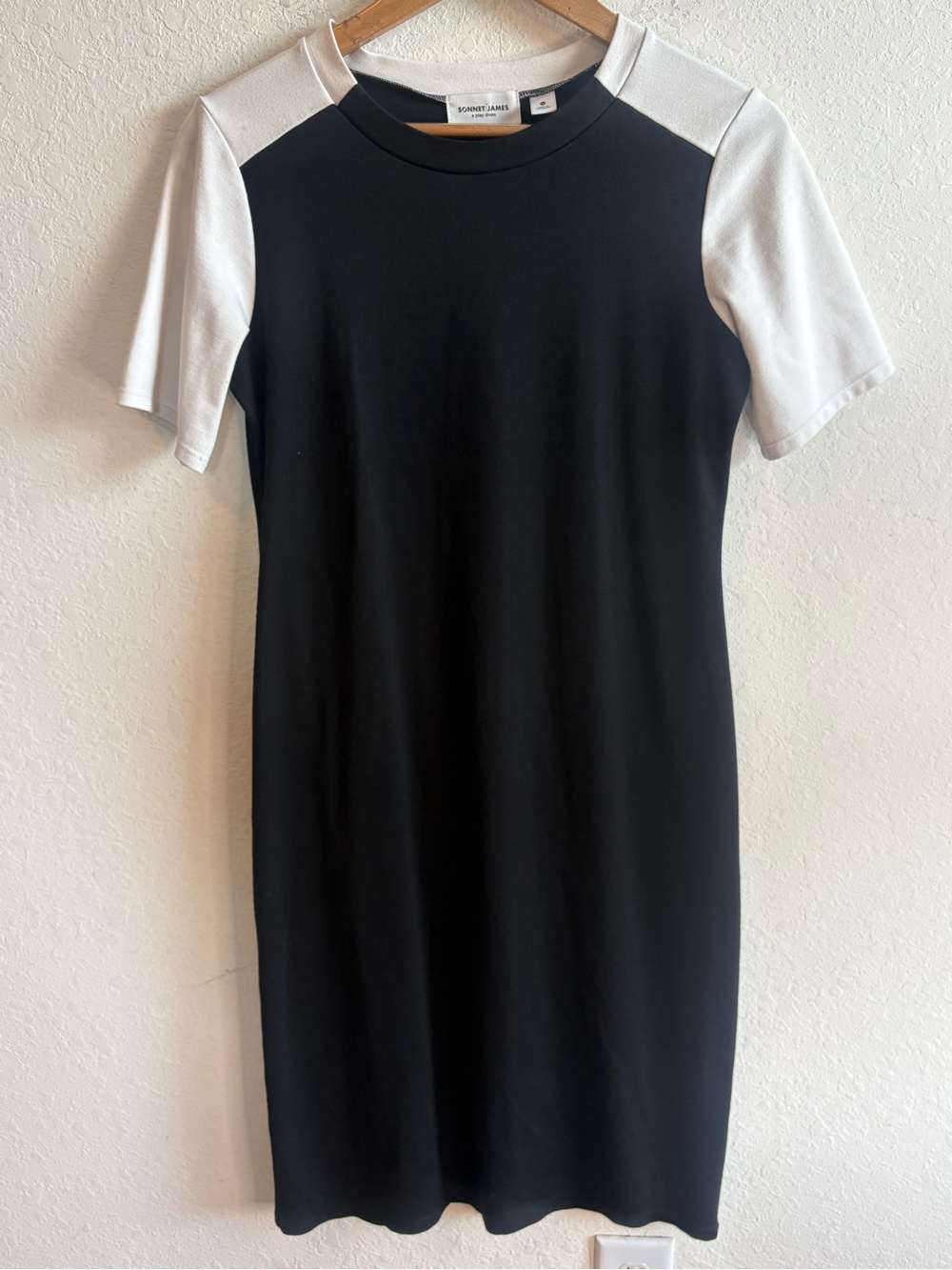 Sonnet James Black and White Short Sleeve Quincy Midi Dress